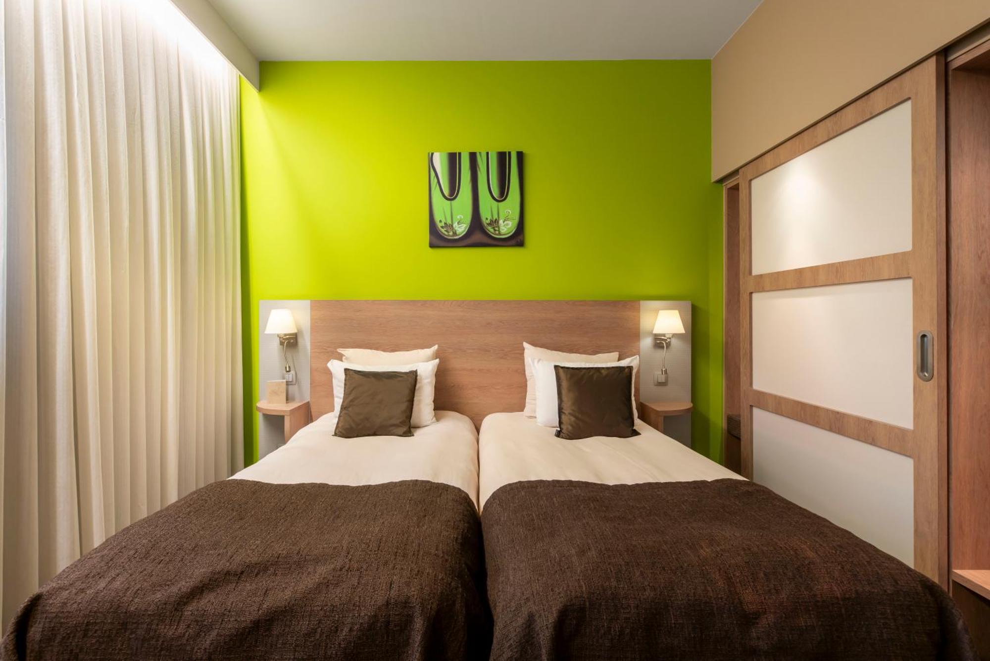 Van Der Valk Waterloo Exterior photo